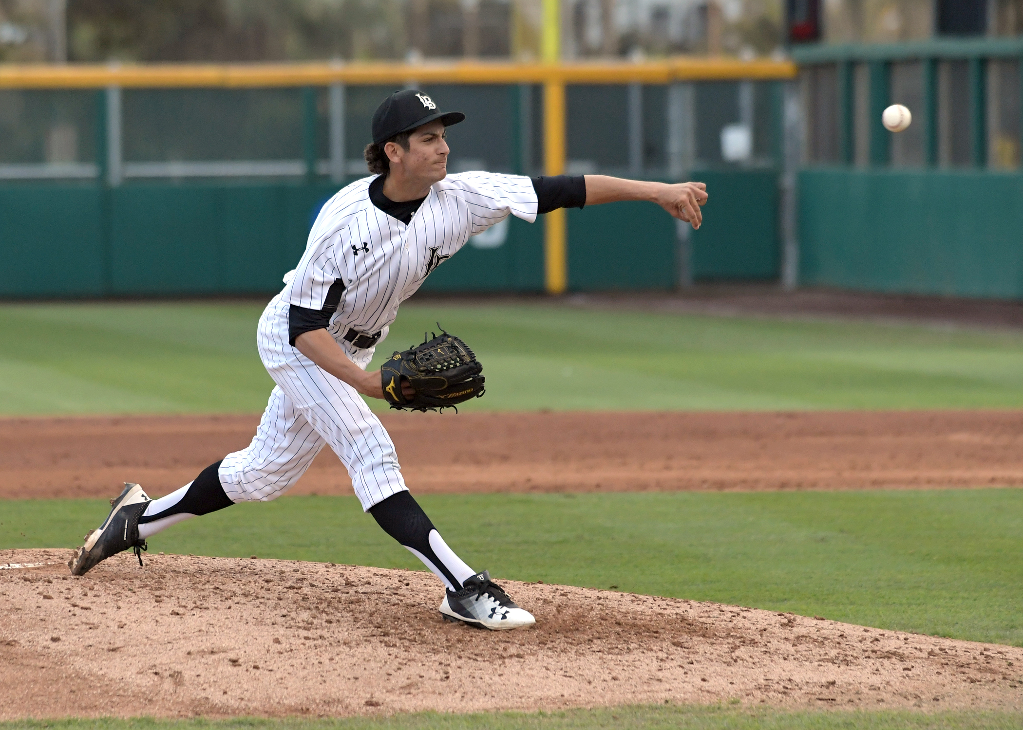 long-beach-state-dirtbags-win-big-at-home-the562