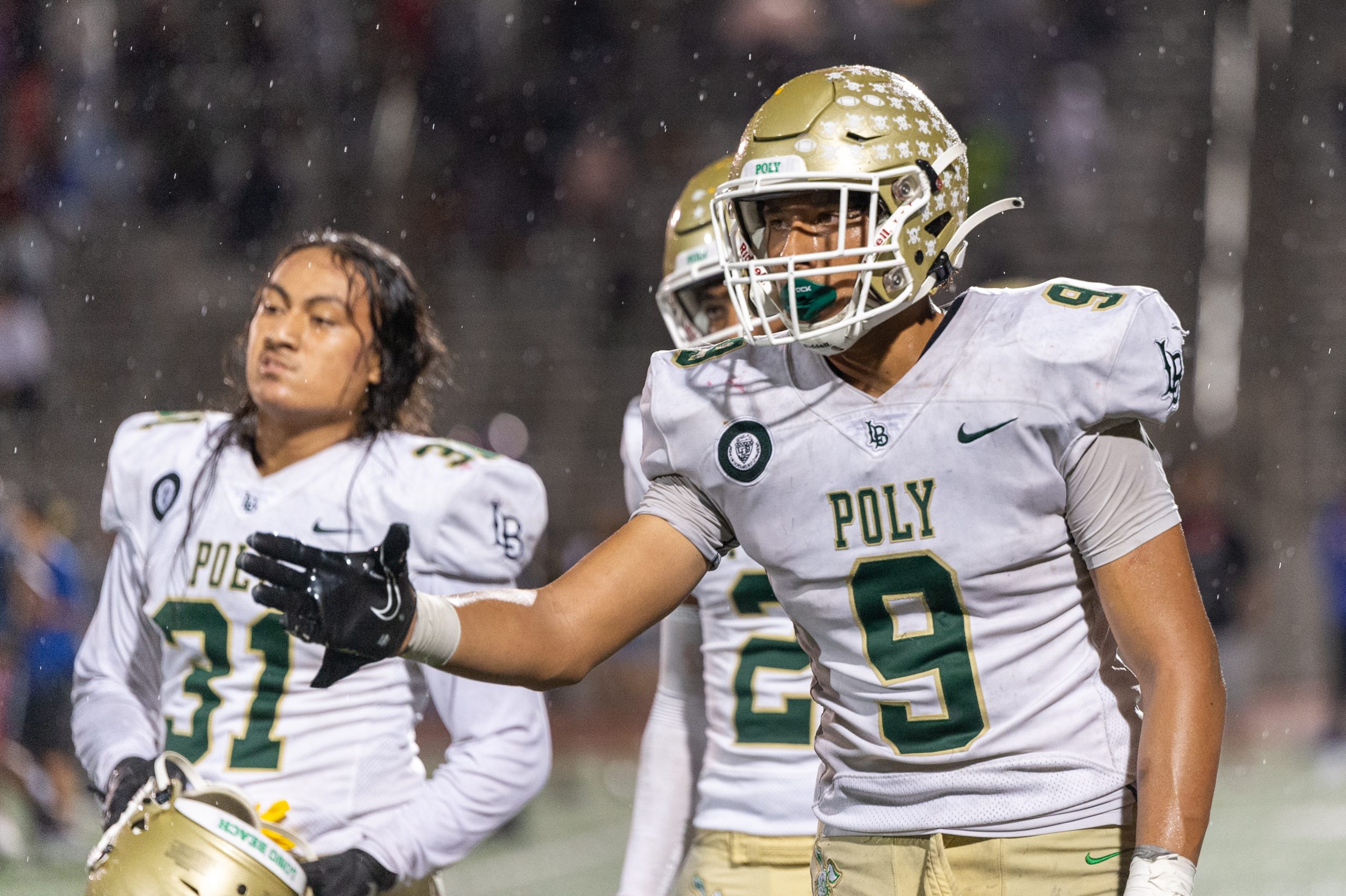 PHOTOS Long Beach Poly Vs Leuzinger Football BVM Sports